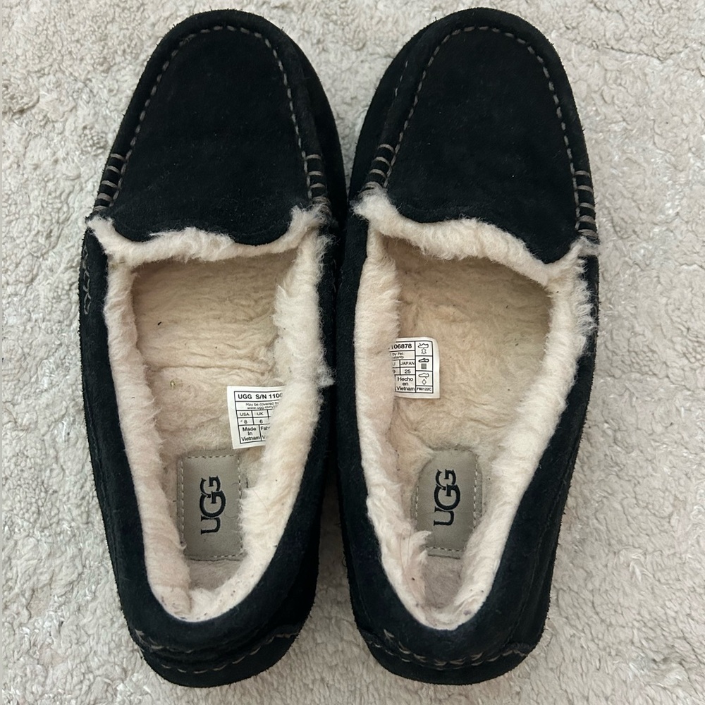 UGG Women’s Ascot Slippers, Women’s size 8